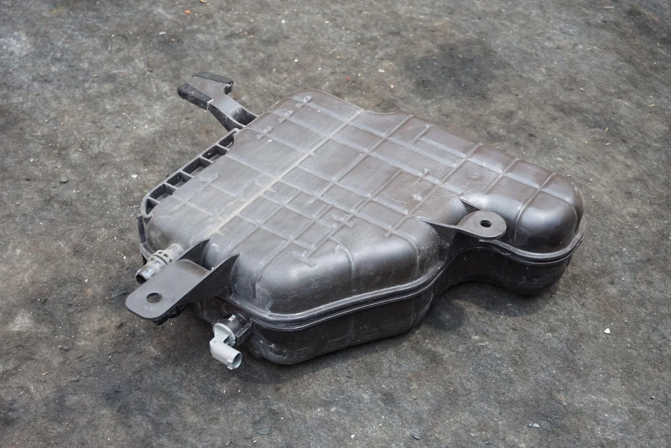 Fuel Vapor Evaporator Canister Assembly 16137330470 Bmw 740 750 760 2013-15 - Image 1 of 4