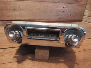 Vintage 1950's Chevy Chevrolet Car Tube AM Tuner Radio Complete w/ Bezel & Knobs - Picture 1 of 10