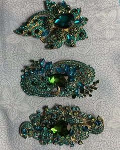 Lot Of Three Beautiful, Very Large Emerald Colored Stones Brooches0167 - Picture 1 of 7
