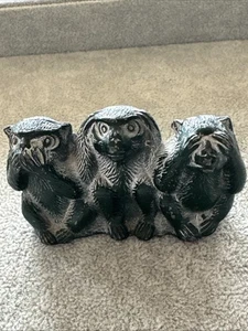 Vintage 3 Wise Monkeys Metal Say, Hear, See No Evil - Picture 1 of 7