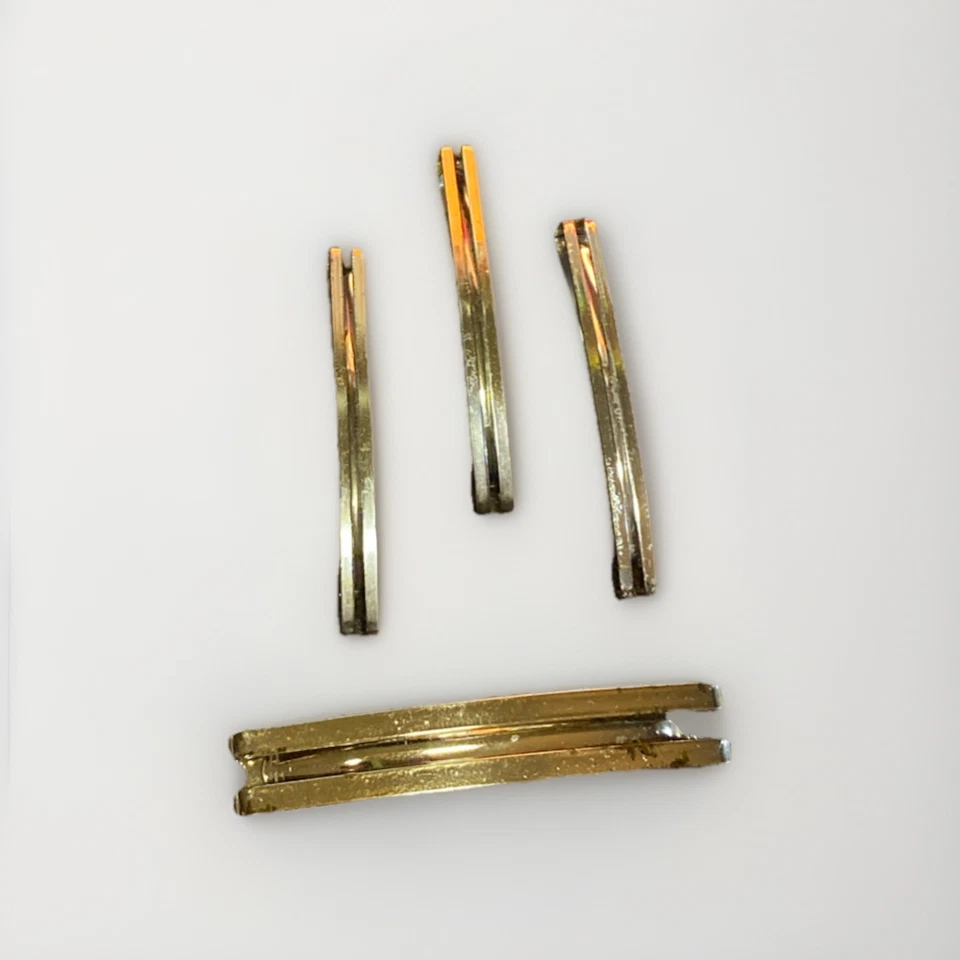 Pinzas de pasador de pelo Goody Stay apretadas años 80 cuatro (4) doradas y plateadas EE. UU. de colección Foto 1 de 4
