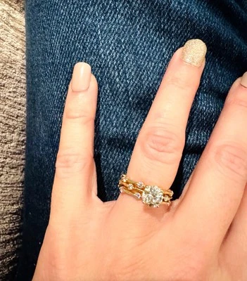 Juego de anillos de boda de diamantes Hearts On Fire de oro blanco de 14 quilates de 1,455 quilates alianzas J VS2 Foto 1 de 4