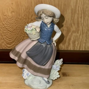 Vintage Lladro Porcelana 'Sweet Scent' 5221, Niña con Flores, 1983 (19) - Imagen 1 de 4