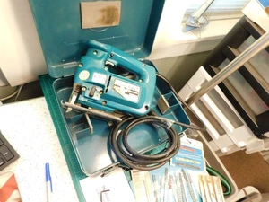 Makita Electric Corded Jig Saw Model 4302C w/ Blades & Metal Case. See Photos. - Picture 1 of 16
