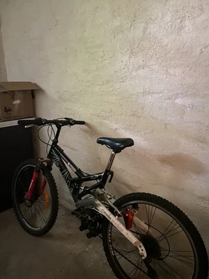 Farbe Schwarz Hat Gute Bremse - Bild 1 von 3