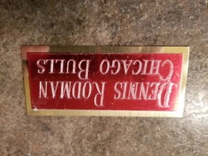 "Placa de identificación de los Dennis Rodman Chicago Bulls 1 1/2"" x 3 1/2" - Imagen 1 de 2