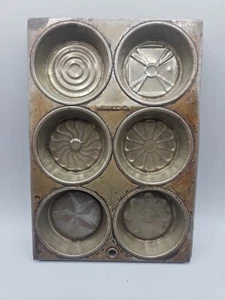 Unique Vintage Muffin Pan, Different Shapes, Star, Flowers, Circles - Picture 1 of 2
