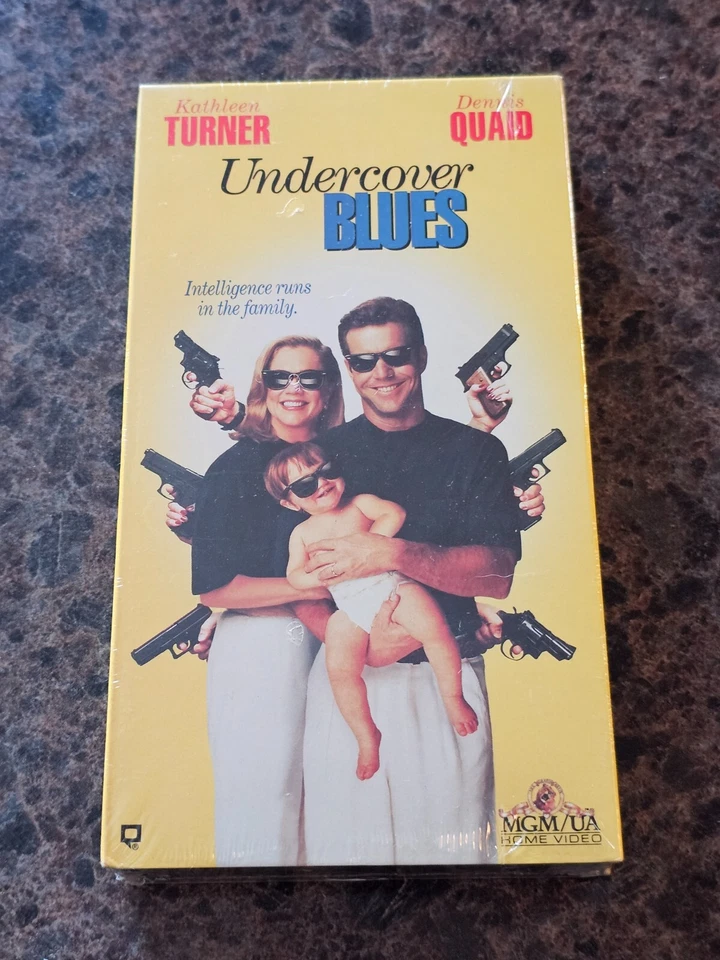 Undercover Blues VHS Video Tape Kathleen Turner Dennis Quaid 1993 Pg-13