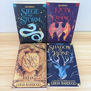 Grishaverse Shadow & Bone Trilogy + King Of Scars Leigh Bardugo 4 Books Set - Foto 1 di 19