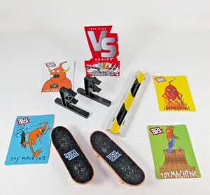 Tech Deck VS Series Toy Machine 2 Fingerboard Pack Hindernis- und Trickkarten - Bild 1 von 13