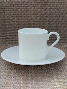 Wedgwood WHITE Inspiration Flat Demitasse Cups and Saucers Set of 2 VTG England - Picture 1 of 6