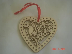 PRETTY Vtg. DIE CUT WOODEN HEART SHAPED DOVE / BIRD ORNAMENT - Picture 1 of 5