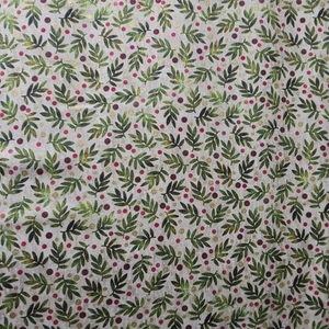 Winter Xmas Leaves & Berries w/ Metallic Gold Print Cotton Shirting/Quilting - Picture 1 of 3