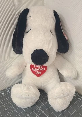 Brinquedo de pelúcia Peanuts Snoopy para cachorro 19" feliz dia dos namorados olhos bordados 2021  - Imagem 1 de 4
