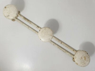 Porte-manteau ancien indus industriel 3 patères métal vintage années 50 / 60 - Photo 1/4