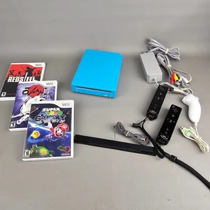 Paquete Azul Nintendo Wii/Lote de 3 Juegos/Controladores Mario/Okami/Acero Rojo - Imagen 1 de 13