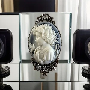 Victorian Girl with Bird Cameo Brooch Pin, Vintage Antique Silver, White on Blue - Picture 1 of 4