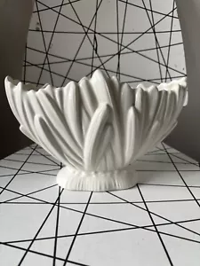 Vintage Sylvac White Cream Hyacinth Mantle Vase - Picture 1 of 16