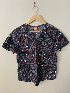 NrG By Barco Stretch Geometric Black Gray Red Circle Squares Scrub Top Medium - Picture 1 of 22