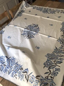 Tovaglia Ricami E Orlo Fatto A Mano Fiori Azzurri Tessuto Misto Lino - Foto 1 di 9
