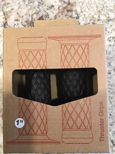 Biltwell Black 1" Thruster Grips - Harley Chopper - Picture 1 of 3