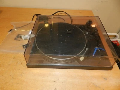 Technics Direct Drive Turntable Record  Player SL-2000 WORKS+BLUE OROFON STYTLUS - Image 1 of 4