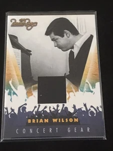 Camiseta deportiva Brian Wilson 2013 Panini The Beach Boys equipo de concierto reliquia parche raro #6 - Imagen 1 de 2