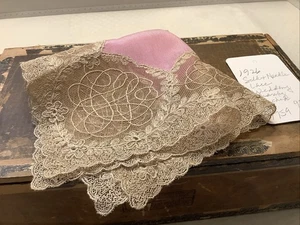 Pañuelo de orquídea de encaje red nupcial de seda antiguo de 1926 de colección 1759🌟 boda probado - Imagen 1 de 7