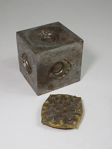 Herramienta de troquelado vintage de joyería Art Nouveau cubo sello de acero prensa de impresión antigua - Imagen 1 de 14