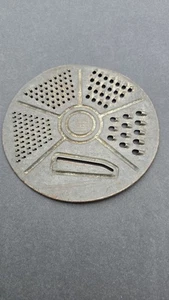 Vintage Universal Sicherheit Abfluss Reibe Scheibe Made in USA Metall Küchenwerkzeug Rustikal - Bild 1 von 3