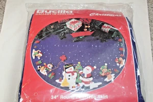 Bucilla 33193 Weihnachten 34" runder Filz Baum Rock Santa und Schneemann Kit 1993 NEU - Bild 1 von 2