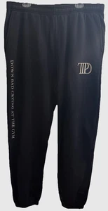 Taylor Swift TTPD Tortured Poets Department schwarze Jogginghose Logo Größe 4X neu ohne Etikett - Bild 1 von 10