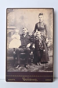 Tarjeta de gabinete Calding Augusta Kansas - Retrato familiar antiguo bonito - Imagen 1 de 5