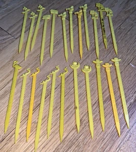 Vintage CONTINENTAL AIRLINES 23 SWIZZLE STIR STICKS with Destinations - Picture 1 of 9