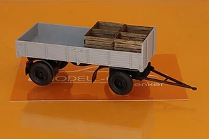 Busch 53321 IFA Anhänger HL 80 mit Obstkisten 1:87 NEU Modell - Picture 1 of 2