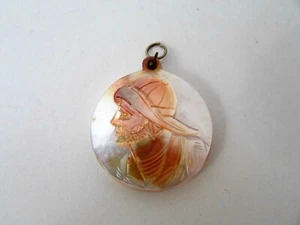 ANTIQUE MOTHER OF PEARL SHELL CARVED SLIDING PENDANT MIRROR COMPACT PHOTO LOCKET - Picture 1 of 7