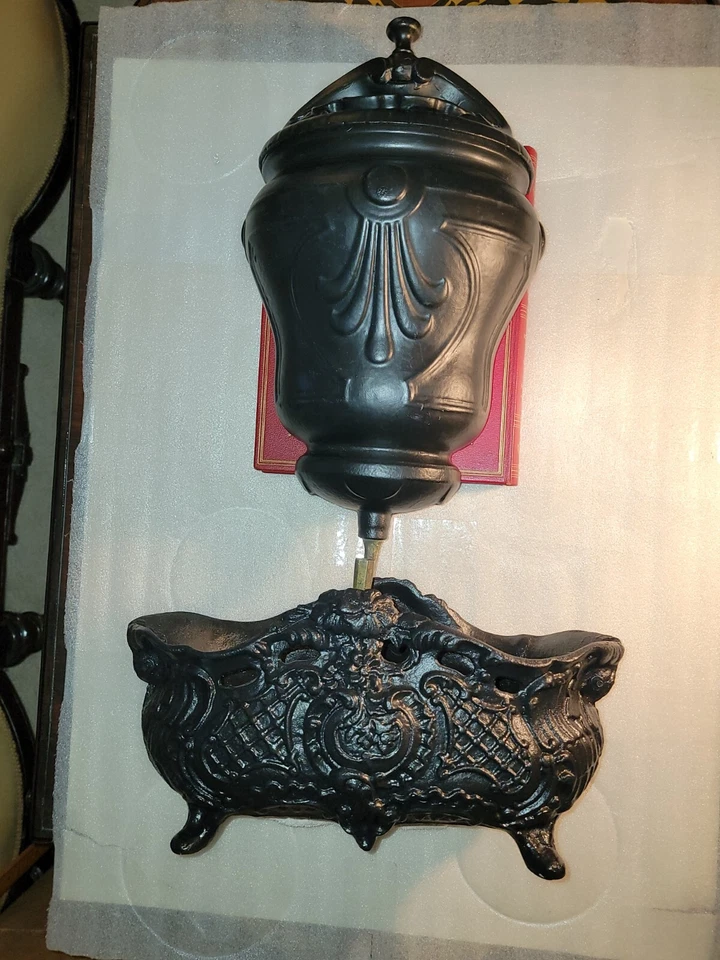 Antiguo FRANCÉS Bronce/Hierro Fundido Pared FUNENTE Fregadero de Jardín LAVABO con Diseño de Carcasa Foto 1 de 4