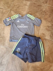 Boys Adidas Fly Emirates 2pc Outfit Shirt/Shorts Size 5T - Picture 1 of 1