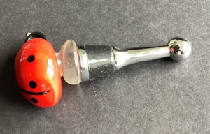 New Chrome Bottle Stopper With Hand Crafted Acrylic Ladybug Perched On Top - Picture 1 of 2