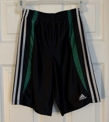 Pantalones Cortos de Baloncesto Adidas Juvenil Talla Pequeña Negro Verde Blanco Logo Bordado Foto 1 de 4