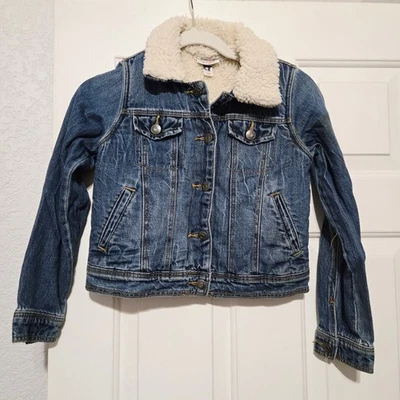 Chaqueta de mezclilla forrada Sherpa Cat & Jack para niños mediana 7/8 azul estilo camionero Foto 1 de 4