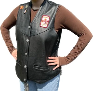 Chaleco vintage americano de cuero genuino para mujer talla grande con alfileres y parches - Imagen 1 de 10