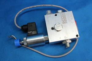Bloque de control de flujo propocional completo 50 l/min 16 gpm 12 V - Imagen 1 de 12