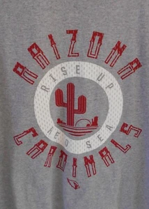 ROPA DEL EQUIPO DE LA NFL DE LOS CARDENALES DE LOS Arizona para hombre 2xl rise up rojo mar gris defecto - Imagen 1 de 7