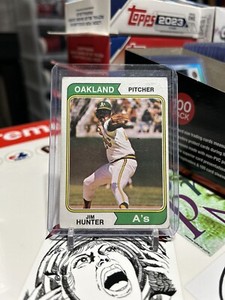 1974 Topps Jim "Catfish" Hunter #7 Oakland Athletics (HOF)