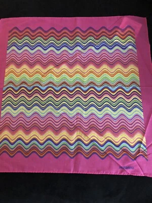 "Nuevo Con Etiqueta PAÑUELO CUADRADO ALGODÓN MISSONI BUFANDA CUADRADA 17"" Onda Giratoria Rosa" Foto 1 de 3