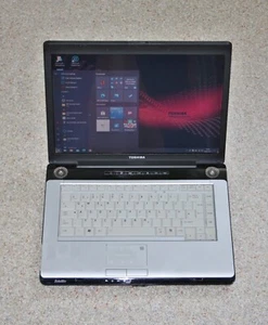 TOSHIBA Satellite A200 15,4" Windows®10 RAM-3GB HDD-160GB - Bild 1 von 6