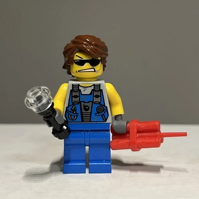 lego power miners minifigure - With Accessories  / Cracked Arm - Image 1 of 4