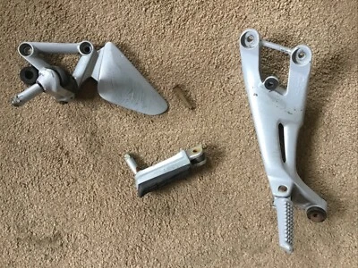 Honda CBR1100 XX blackbird Footrest Hangers & Pegs  L/H & Front R/H Peg - Image 1 of 4