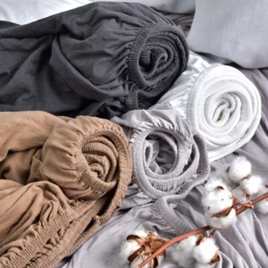 Premium Spannbettlaken 97% Mako-Jersey-Baumwolle und 3% Elasthan, Boxspringbett - Bild 1 von 97